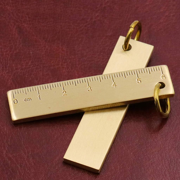 1 stycke 6 cm liten kopparråd, 3 mm tjock mässingmetallråd,