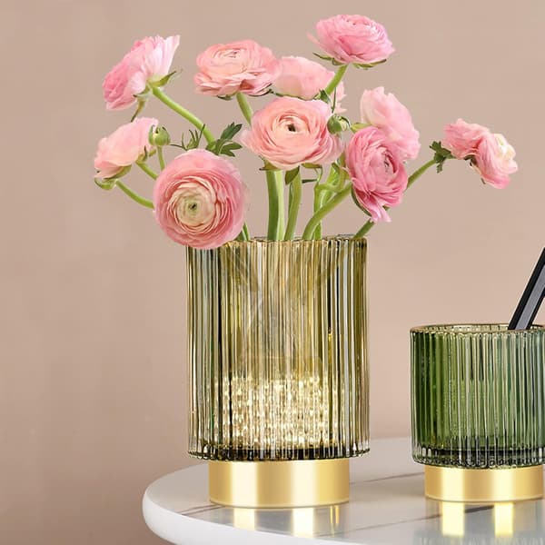 Glasvas, guldtonad metallbas, blomvas dekorativ för hemmet