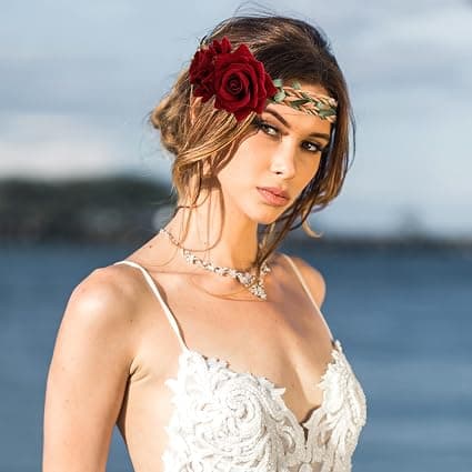 Rose Fried Dough Twist Braid Hårvinranke Garland med Strand