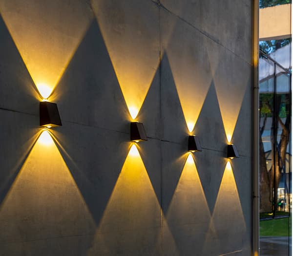Solcellslampa för vägg, LED utomhus trädgård, villa, innergård, vägg