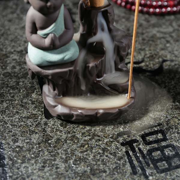 1 stk Liten Munk Buddha Design Keramisk Tilbakestrøm Røkelse