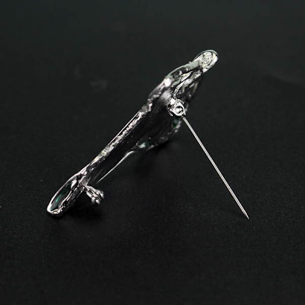 The Noble Collection The Lord of The Rings Elven Leaf Brooch