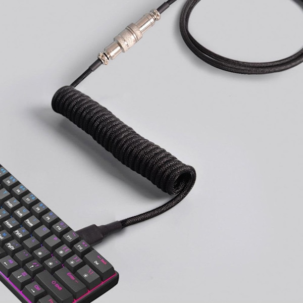 Kierretty USB-C-kaapeli pelikäyttöön tarkoitetuille näppäimistöille