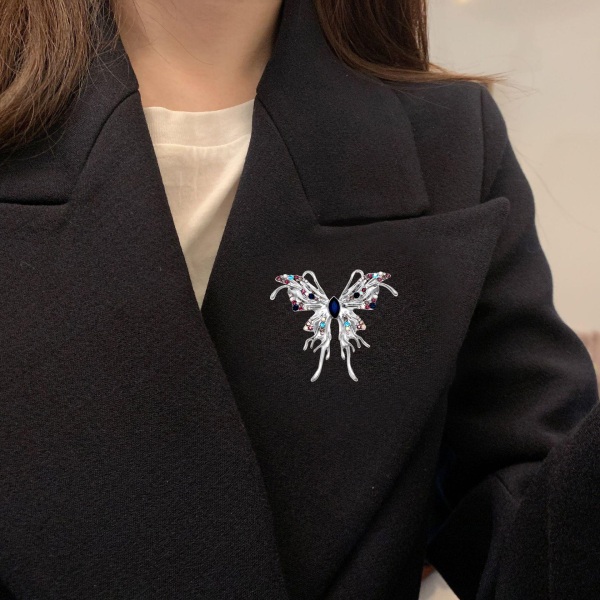 1 stk. Butterfly broche, niche personlighed, high-end følelse, flydende