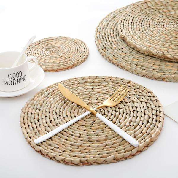 2 kpl Luonnolliset Pyöreät Rattan-Aluslautasen Olki-Eristysalustat 30CM