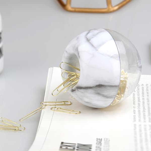 Gullpapirklips i elegant hvit marmor magnetisk klippholder
