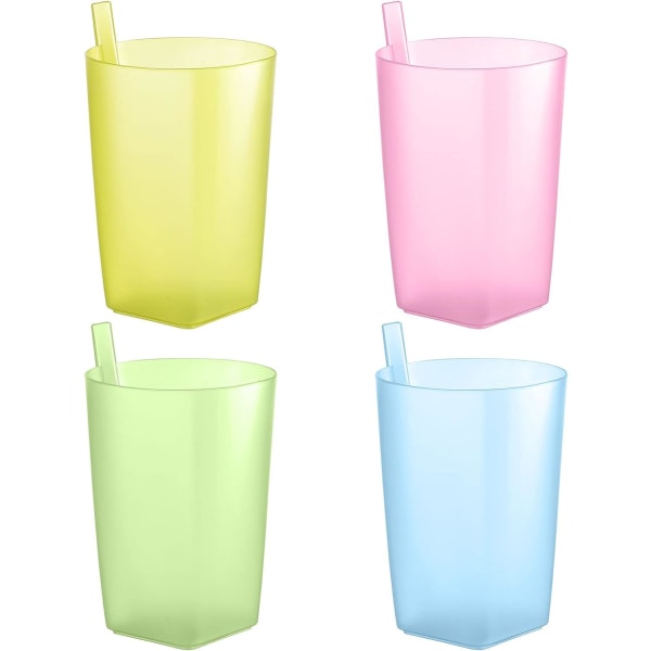 4st läckagesäkra koppar med sugrör i olika färger - Plast -