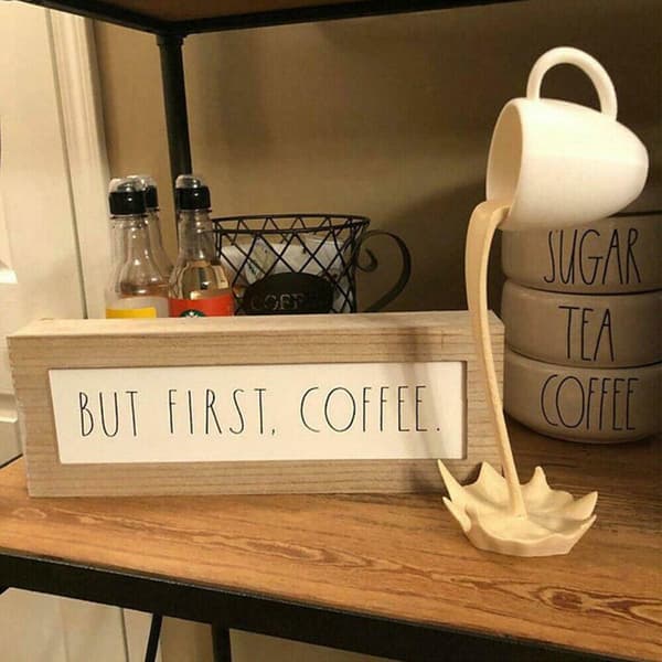 2 Flytande Kaffe Koppar Mugg Skulptur Kök Dekoration Spill