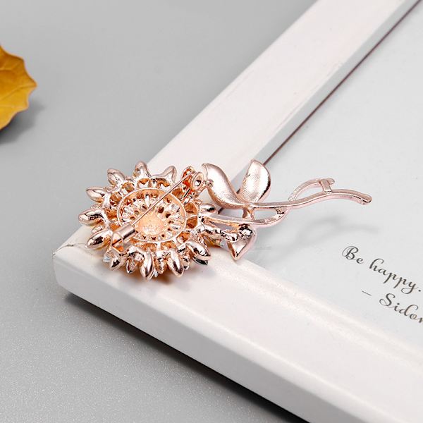 Nitarbetad solros corsage brosch för män och kvinnor mode