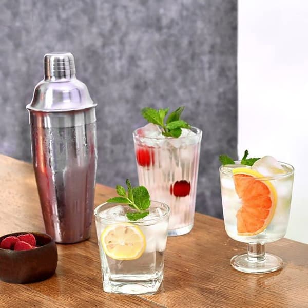 Cocktail shaker (24 oz) — Martini shaker med indbygget si; rustfrit stål