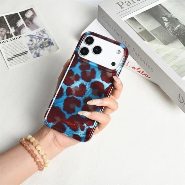 Dette cover til iPhone 17 Pro Max har et yndigt leopardmønster og er lavet af blød og tynd TPU.