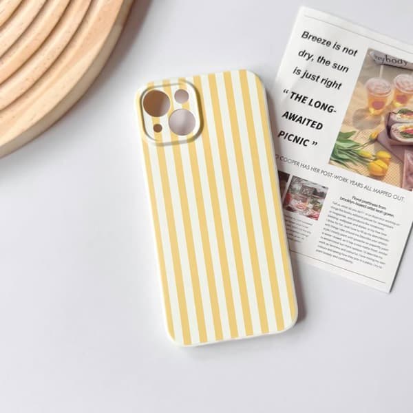 Cover til iPhone 13, smuk farverig stribet mønster - gul og hvid