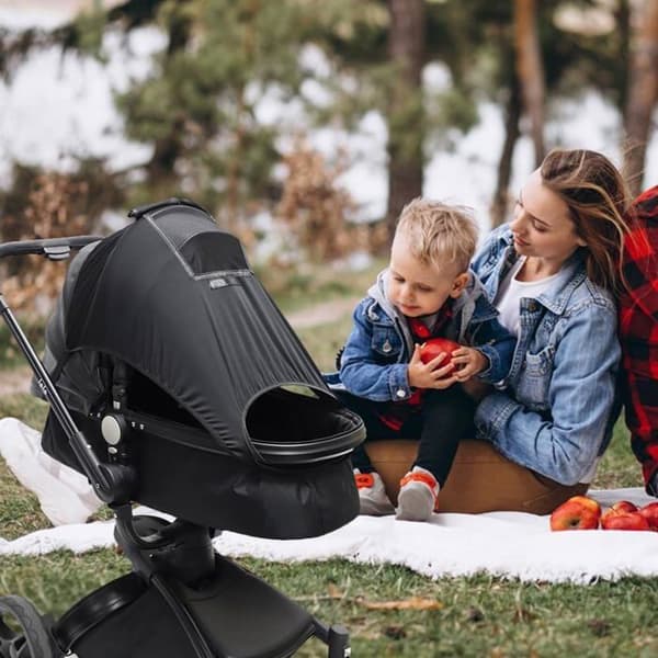 Solskærm til barnevogn, UV50+ solbeskyttelse, med observationsvindue, unisex størrelse lille, sort.