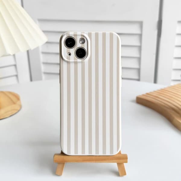 iPhone 13 -kuori, kaunis värillinen raidallinen kuvio - aprikoosi