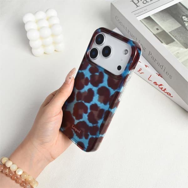 Dette cover til iPhone 17 Pro Max har et yndigt leopardmønster og er lavet af blød og tynd TPU.