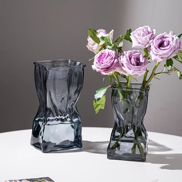 Glasvas - S'TILLVÄXA - Lyckobringare - Rökgrått glas - H17 cm - Asymmetrisk form Rökt glas (grått rökt)