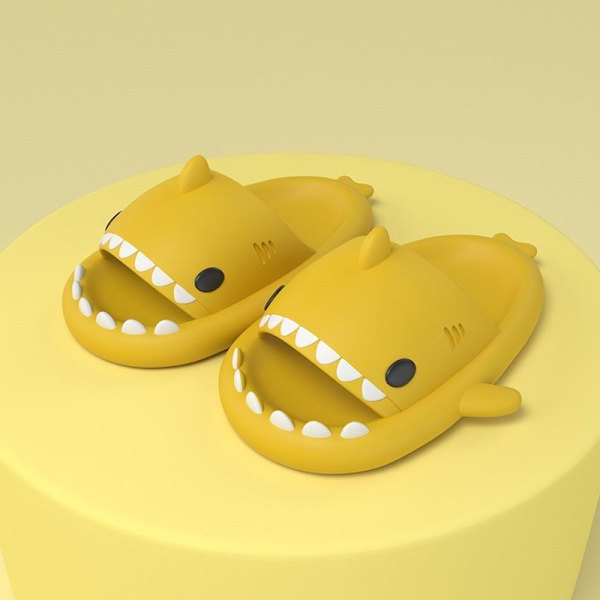 tøfler haj shark slippers shark slides gul 38/39
