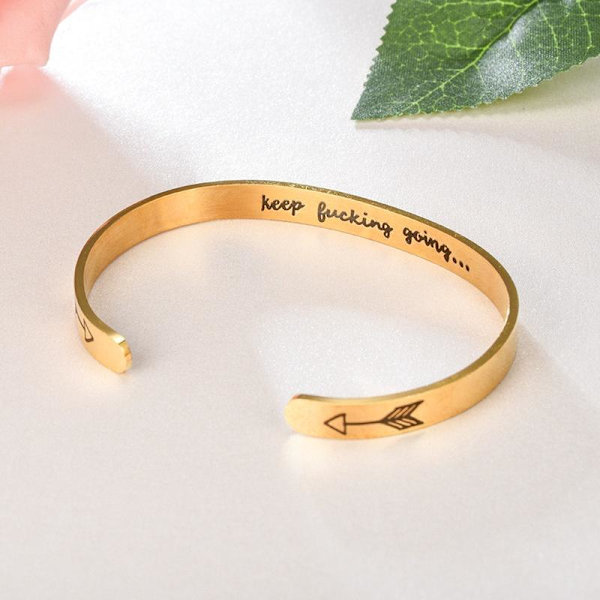 Titanstål C-formet Inspirerende Armbånd - Fortsett å skyve fremover gull