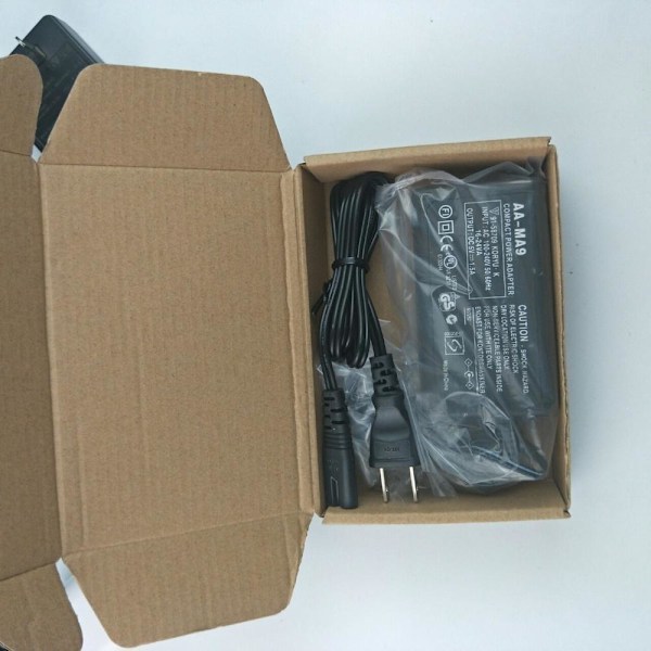 Samsung DV-kameraoplader AA-MA9 netadapter til kameraer i HMX-serien sort AA-MA9