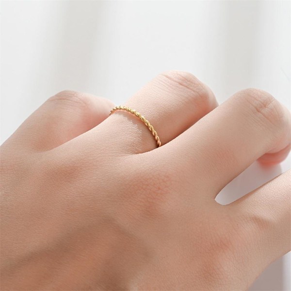 Fantastisk hamperepe Pinky Ring for kvinner - tynn, stilig og 1,5 mm rosa gull nr. 6