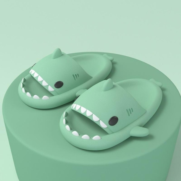 shark tofflor shark slippers plasttofflor grön 42/43