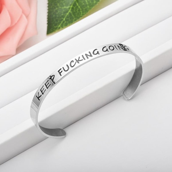 Titanstål C-formet Inspirerende Armbånd - Fortsett å skyve fremover fortsett for helvete