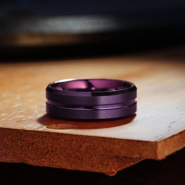 Lila fasad räfflad ring - Modern lyxsmycke Statement Piece 8mm avfasad kant slitsad lila nr 13