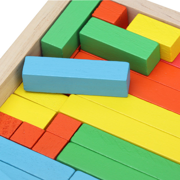 Trefargede Cuisenaire-pinner i tre
