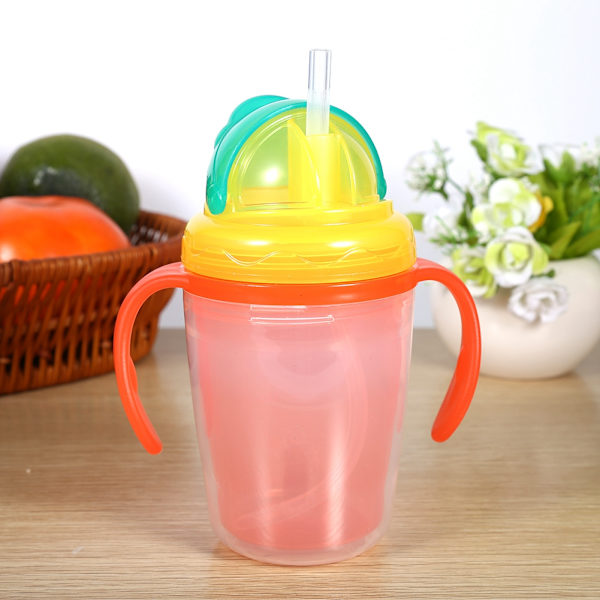 Fargerik 230 ml nyfødt flaske baby sugerør kopp spedbarn drikkeflaske med doble håndtak (oransje)
