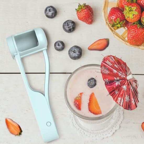 Fruit Cutter - Tomato Slicer - Wedger - Grape Cutter - Kitchen Utensil - Kitchen Accessory - Kitchen Tool for Salads and Cake Decorations