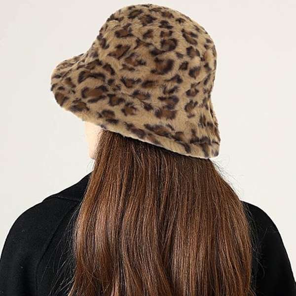 Leopardmønstret vinterlue, tykk og fluffy i ull