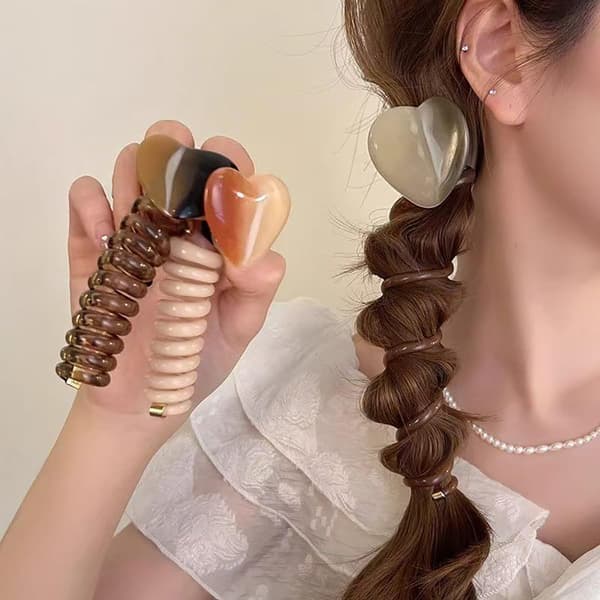 4 stk 4-farvede hjerte-spiralhårbånd - Telefonkabel-elastikker med hjerteclips i legering, skader ikke elastisk til kvinder piger langt hår
