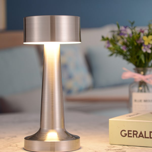 Touch LED bordlampe, nattbordslampe i metall med trinnløs dimming silver
