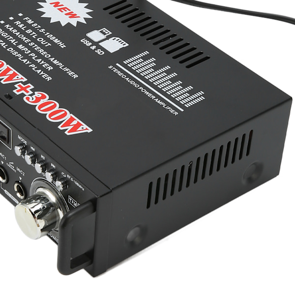 Effektförstärkare 300W 300W Bluetooth med USB-minneskortplats Fjärrkontroll LED-display för Hemstereosystem 220V EU-kontakt