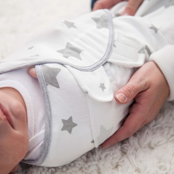 Swaddle Sanctuary, Lättanvänd Sovpåse för Spädbarn Säkerställer Lugna Nätter, Andningsbar Ekologisk Bomull För Komfort Året Runt, Justerbar Design
