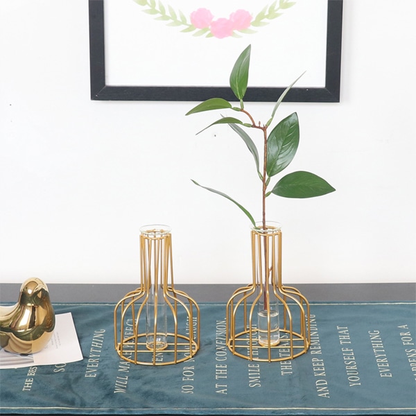 Metallirunko, kultamaljakko, koeputkimaljakko vesiviljelykasveille, kukkanuppumaljakko kotikeittiön toimiston työpöydän koristeluun golden