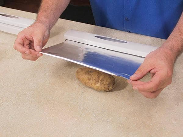 Foil Cutter - Holder for Aluminum Foil & Plastic Wrap White white