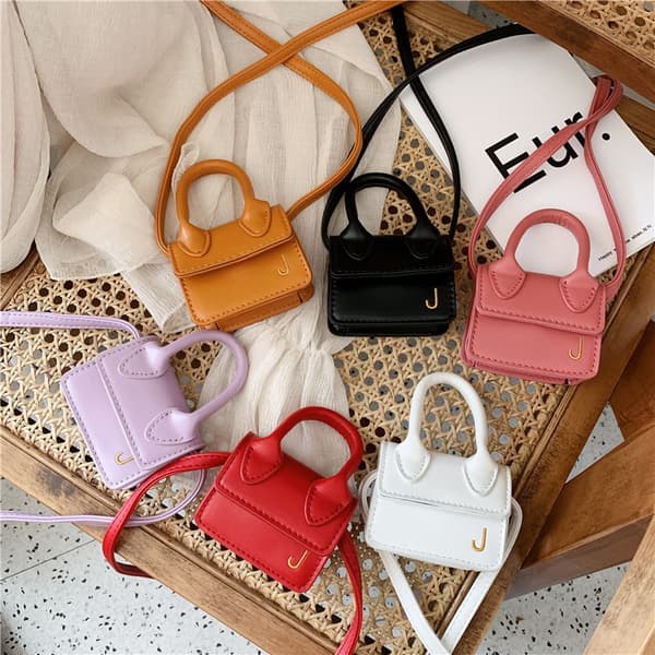 Barnväskor och handväskor Mini Crossbody-väska och liten flicka - Perfekt Red
