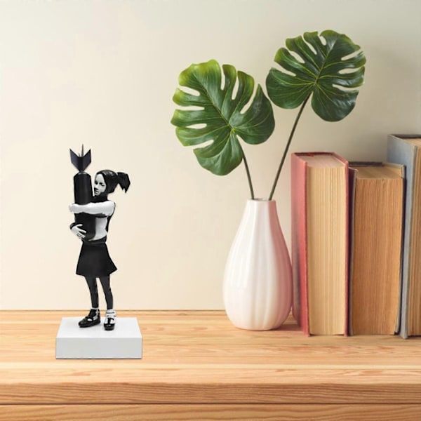 Bombeklemmer Banksy Skulptur Jente Gatekunst Resin Statue Design Ornamenter Kontor Hjem Dekor-Perfekt Black and White