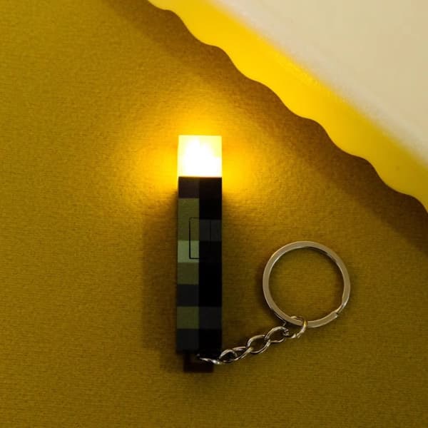 Pixel LED nøkkelringlys – oppladbar mini lommelykt spillstil lys *Gresslandflis* Grassland Plot