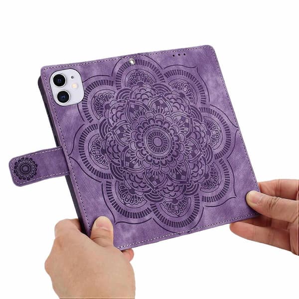 för iPhone 11 Läderfodral WANLONFENG HDM-serien Mandala Prägling Plånboksställ Telefonskal - Perfekt Purple