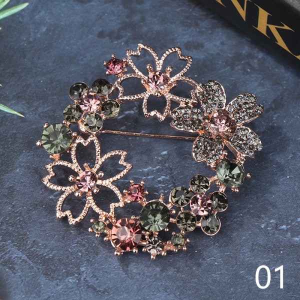 Lyx Kristall Blomma Brosch Smycken För Kvinnor Elegant Rhinestone - Perfet 1