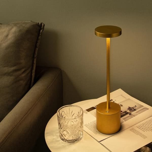 LED-pöytävalaisin – moderni minimalistinen tyyli