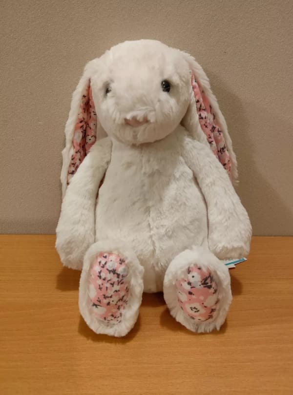 Jellycat Blossom Bunny Cherry Plysjleketøy Medium 31cm-Perfekt white