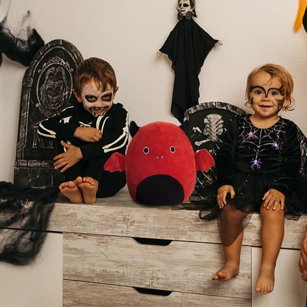 Squishmallows 2022 Halloween Squad 8\" Emily Den Helt Sorte Flagermus Pl - Perfekt black 20cm