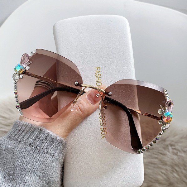 Rhinestone aurinkolasit Reunuksettomat aurinkolasit 16