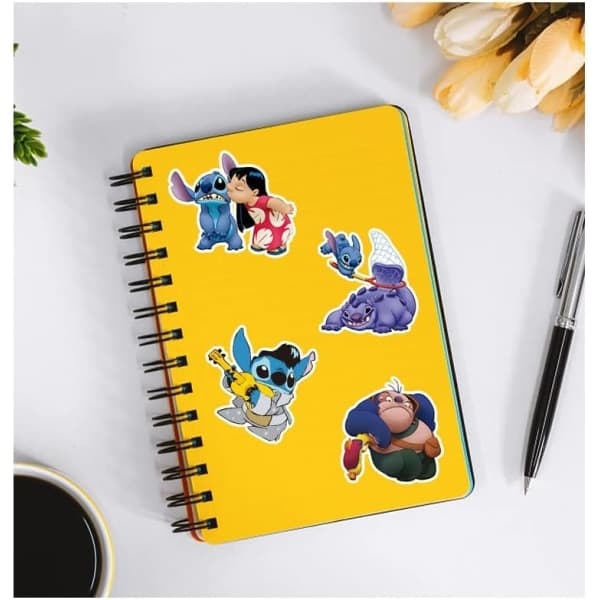 100 Lilo & Stitch -tarraa leikekirjoihin