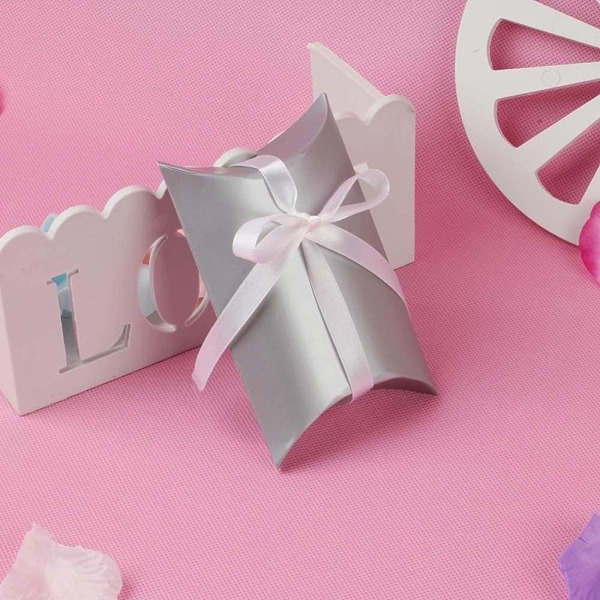 100 kpl Wedding Creative Pillow Box Candy-lahjarasia, joka sopii hääpäiväksi ja jouluksi (hopea) - Perfet