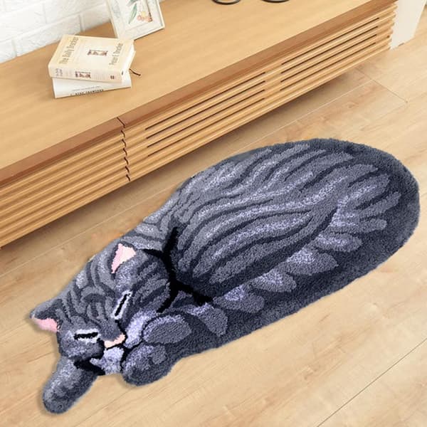 Kattmatta, dörrmatta, tryckt med ett sovande tabbykattmönster grey 84*45CM