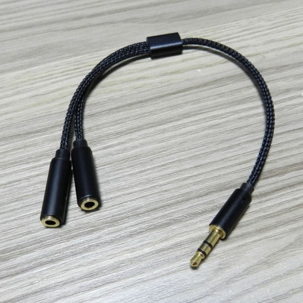 AUX-kabeluttag 3,5MM o Kabel hane till dubbel hona Stereo o Hytt - Perfet black